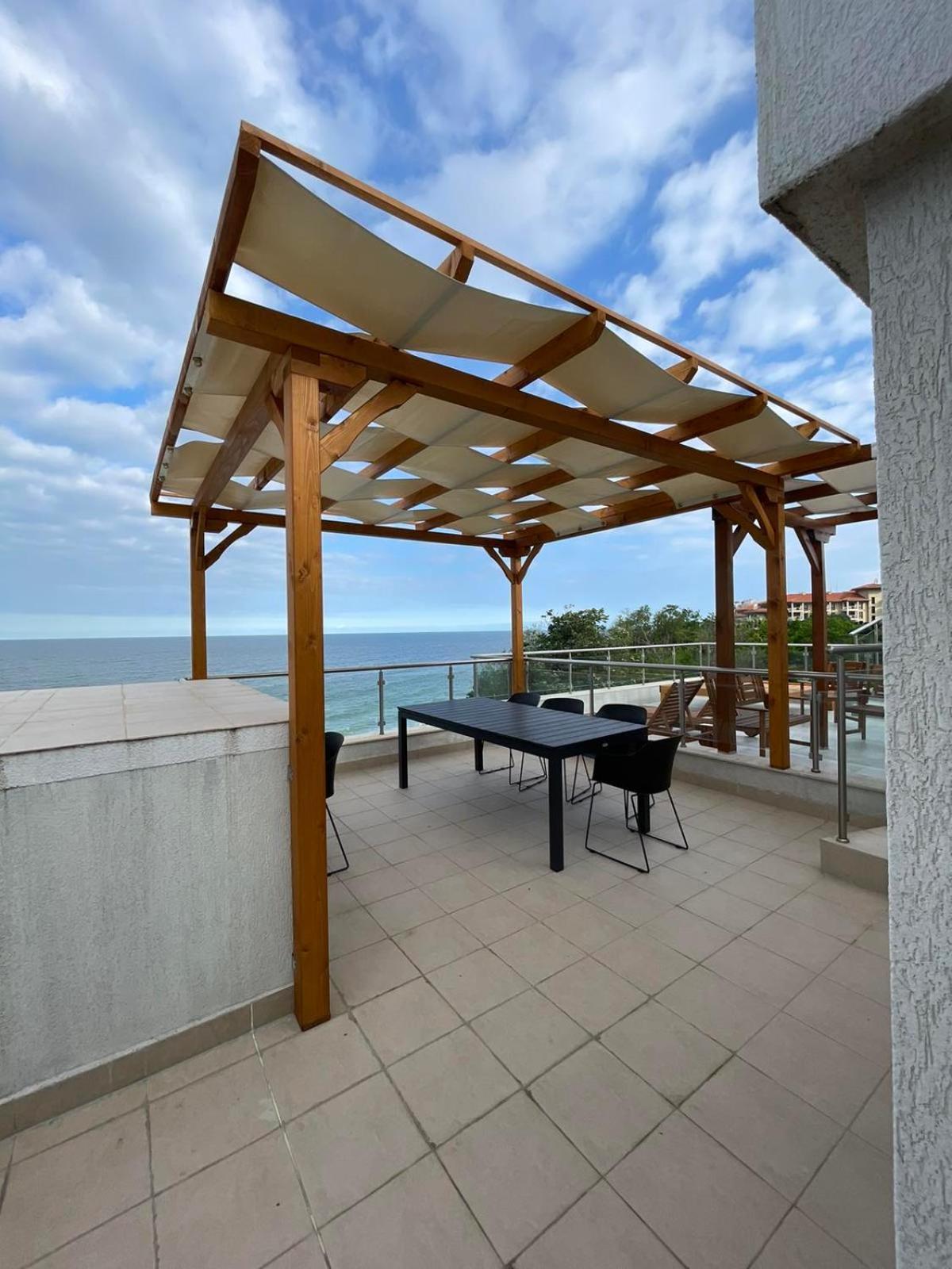 Penthouse At White Cliffs Lejlighed Byala  Eksteriør billede
